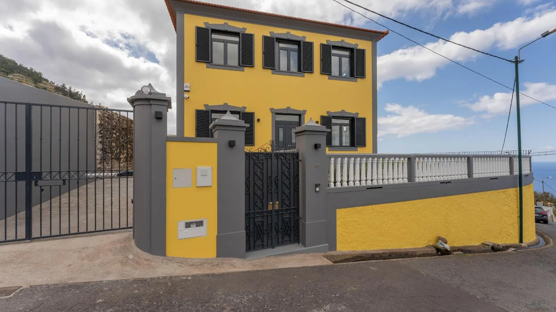 Flh Papaya Villa With Sea View Funchal